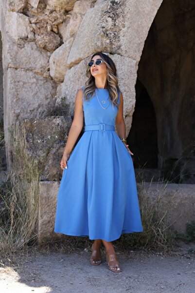 bytugcekaya Φόρεμα Halter Neck Blue Flared - Λεπτομέρεια με ζώνη