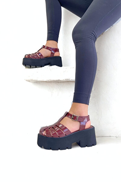 inizio Γυναικεία σανδάλια με χοντρή σόλα μπορντό P9025