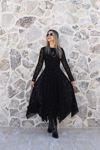 bytugcekaya Μαύρο μακρυμάνικο φόρεμα με κέντημα Βελούδο