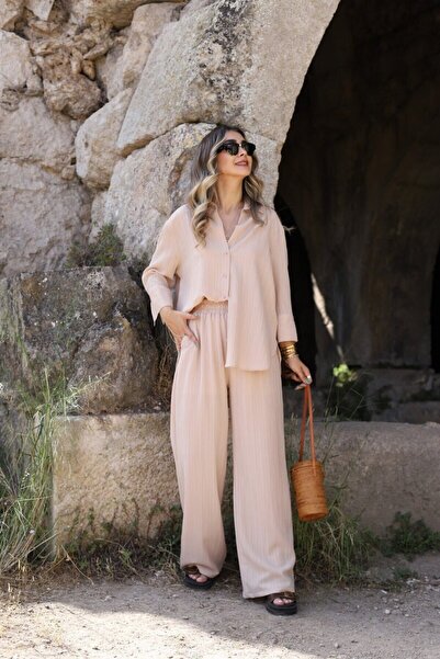 bytugcekaya Σετ πουκάμισο και Seersucker Palazzo σε χρώμα Camel