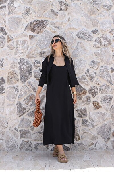 bytugcekaya فستان أسود بحمالات