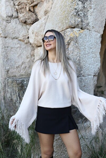 bytugcekaya Πουλόβερ με φούντες με μανίκια σε στάνταρ μέγεθος βανίλιας