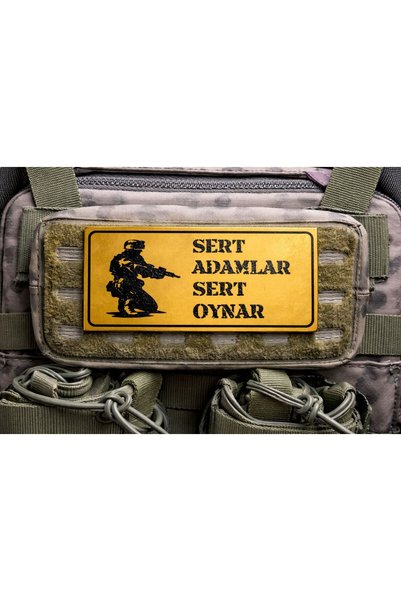 Outdoor One Tough Guys Play Hard - Gold Peç - Weapon - Military Patch