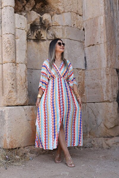 bytugcekaya Λευκό-πορτοκαλί φόρεμα με λεπτομέρεια με μανίκια με σχισμή