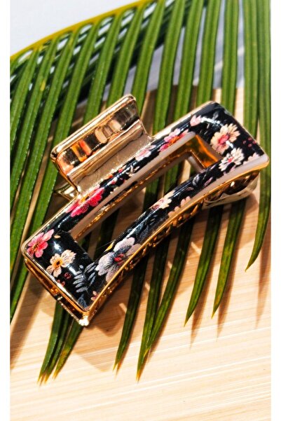 Monalisa Home Luxurious and Flamboyant Colored Clasp