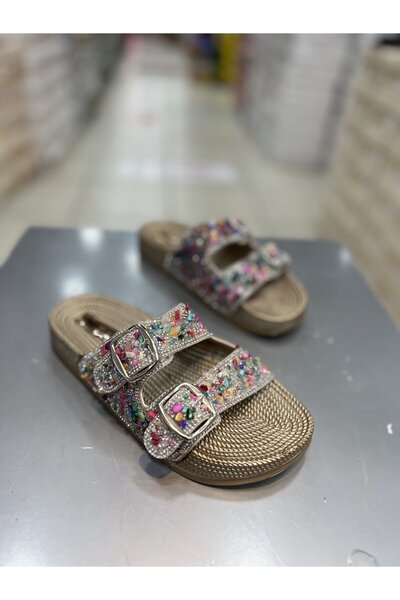 Hacıoğlu Ayakkabı Γυναικείες φλατ παντόφλες Pienn με διπλή πόρπη και πέτρα