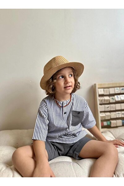YİGİT BUTİK Costum pentru băieți Yigit Boutique cu pantaloni scurți în dungi