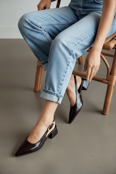 DİVOLYA Calista Καφέ Πτυχωτό Δερμάτινο Παπούτσι Μπαλαρίνας με Πλαϊνή Πόρπη (Ύ...