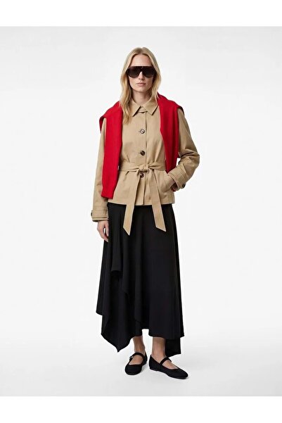 Koton Trench scurt din gabardină, cu mâneci lungi, buzunare cu nasturi și curea.