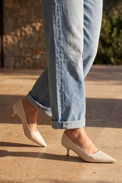 Modezya Γυναικείο στιλέτο Kelly Beige ματ με μυτερή μύτη