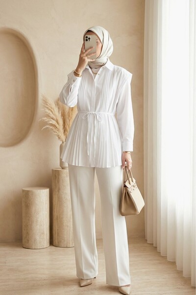 Modamorfo Πουκάμισο από ποπλίνα με κρυφά κουμπιά και λεπτομέρεια με πιέτες στ...