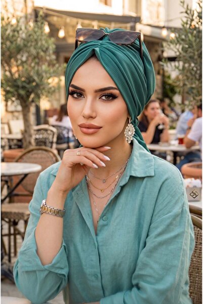 Aişe tesettür Σμαραγδένιο καπέλο με αγκράφα