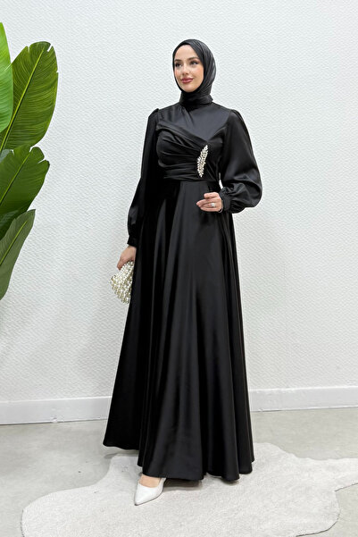 Tesettür Diyarı Βραδινό φόρεμα τεσεττούρ από σατέν με πέτρες Lusia - Μαύρο