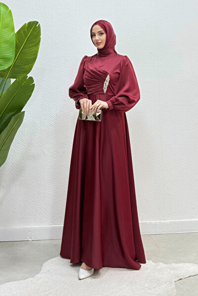 Tesettür Diyarı Βραδινό φόρεμα τεσεττούρ από σατέν με πέτρες Lusia - Βουργουνδία