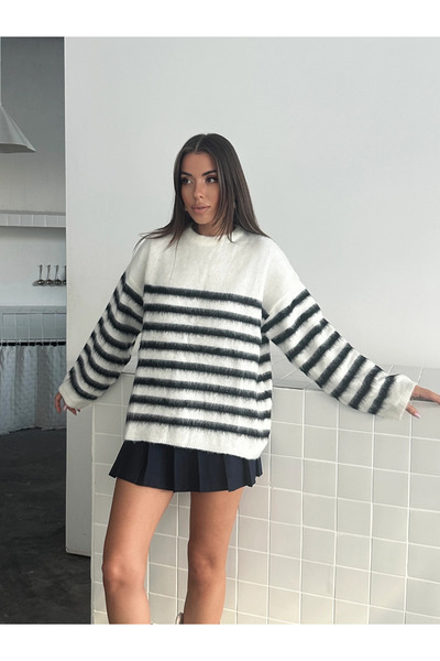 mydukkan.co Crew Neck Striped Sweater - Black