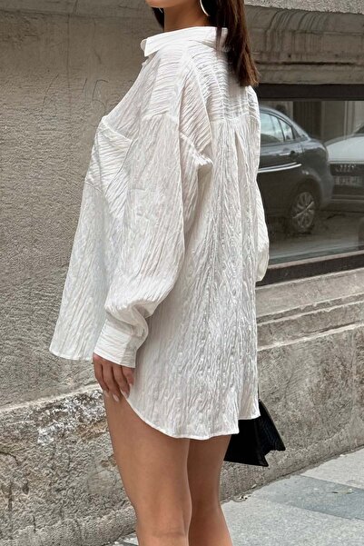 XXL BUTİK Γυναικείο εκρού ριγέ πουκάμισο oversized – Κομψό και άνετο συνδυασμ...