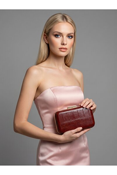 Biçanta Βραδινή τσάντα για γυναικείο φόρεμα σε μπορντό χρώμα με χρυσή λεπτομέ...