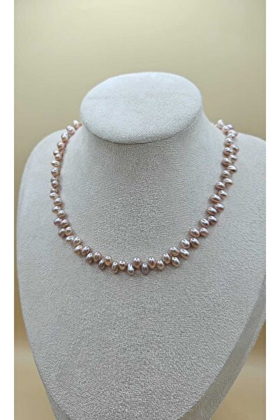 İNCİORA JEWELRY GERÇEK DOĞAL İNCİ MOR(LAVANTA) RENKLİ ZİKZAK DİZİLİM KOLYE