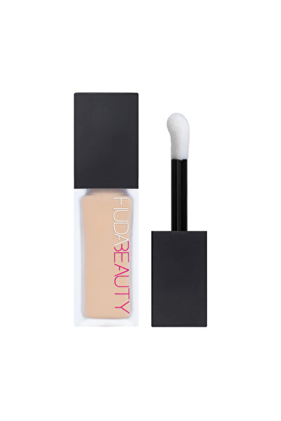 AI HUDA BEAUTY Hoodie Beauty Liquid Matte and Brightening Concealer - Merengu...