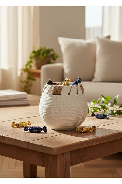 Casco Serving and Decorative Bowl with Elegant Design