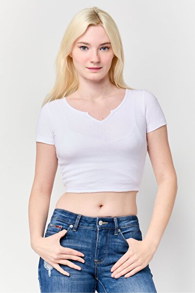 Don't Call Me Jennyfer Women V Neck Short Sleeve Textured Top, White