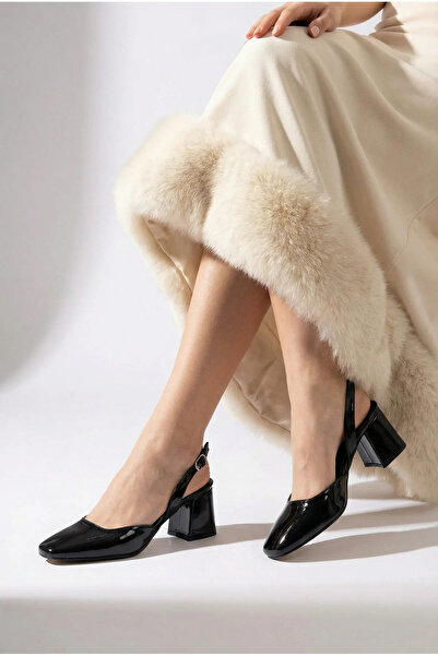 NUG Παπούτσια από λουστρίνι με χοντρό τακούνι και τετράγωνη μύτη Robin