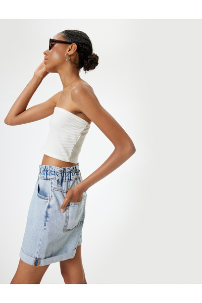 Koton Μίνι τζιν σορτς με ψηλή μέση, ελαστική μέση στο τελείωμα του ποδιού και...