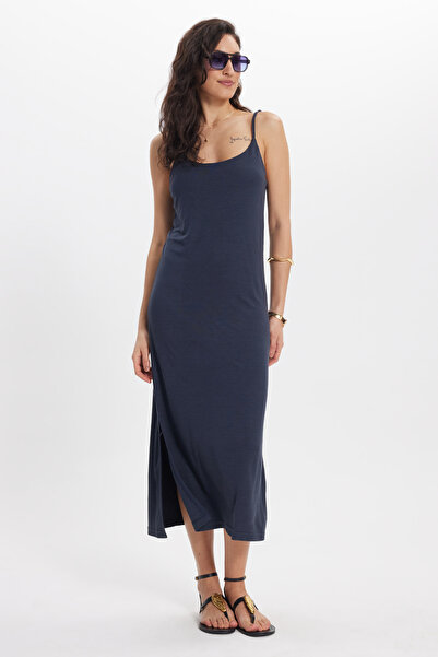 Tudors Γυναικείο φόρεμα σε κανονική εφαρμογή, κλασική γραμμή, με λαιμόκοψη με...