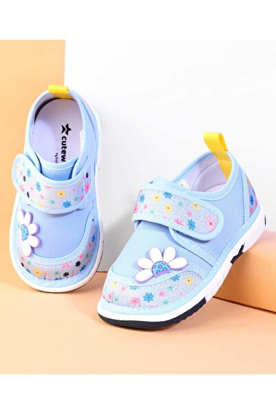 Cute Walk by Babyhug حذاء برباط فيلكرو مع طباعة زهور وتطريز - أزرق