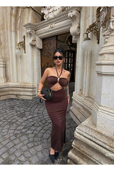 kırmızı butiks Καφέ μάξι φόρεμα με αξεσουάρ για το στήθος