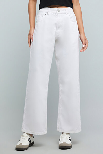 R&B Solid Wide Leg Jeans with Button Closure