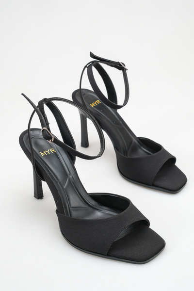 meyra'nın ayakkabıları Γυναικεία μαύρα σατέν παπούτσια με τακούνι και λουράκι...