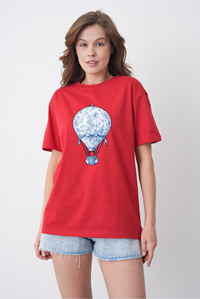 TREND EMMODA Tricou roșu cu gât rotund, cu imprimeu cu baloane zburătoare, al...
