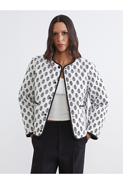 LC Waikiki معطف نسائي منقوش برقبة دائرية من Peak New Season
