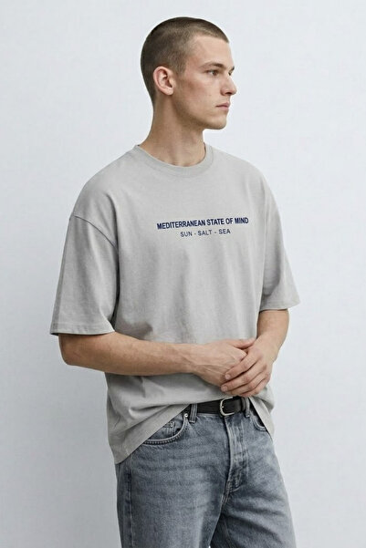 MATERIAL Ανδρικό μπλουζάκι με στάμπα Mind Text σε γκρι χρώμα, oversized