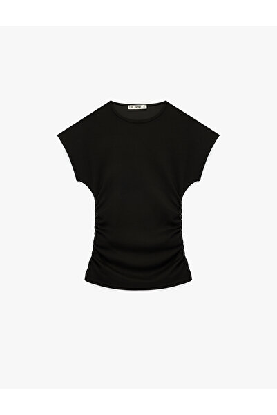 Koton Μπλουζάκι με κοντό μανίκι και λαιμόκοψη ποδηλάτου, στενή εφαρμογή και κ...