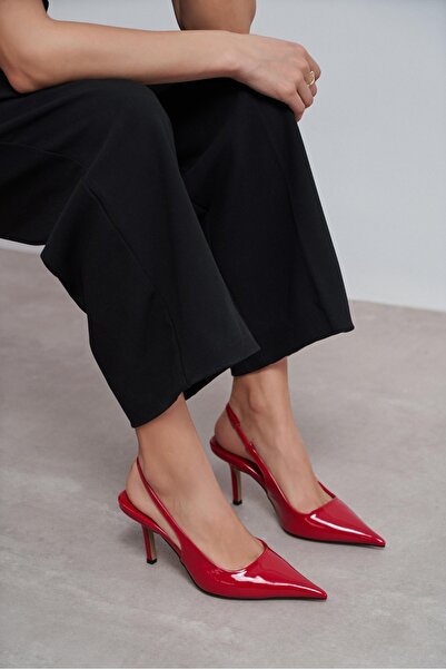 NİŞANTAŞI SHOES Γυναικεία παπούτσια με τακούνι σε λαμπερό κόκκινο λουστρίνι μ...