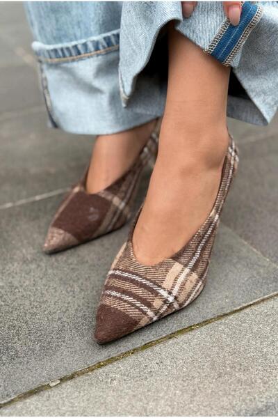 I Love Shoes Γυναικείο στιλέτο από ύφασμα τουίντ καφέ Kairo