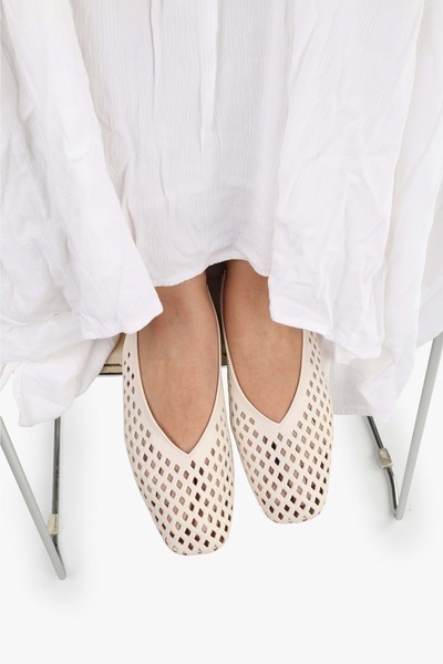 Shoeberry Γυναικείες διάτρητες δερμάτινες μπαλαρίνες Selira Ecru