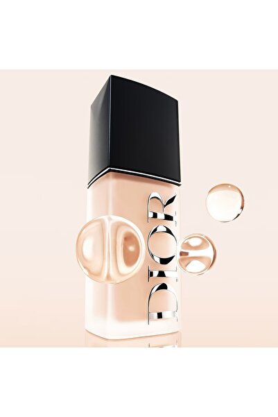 Dior Forever Skin Mat Fondöten-Hyaluronik asit, niasinamid ve peptit içeren f...