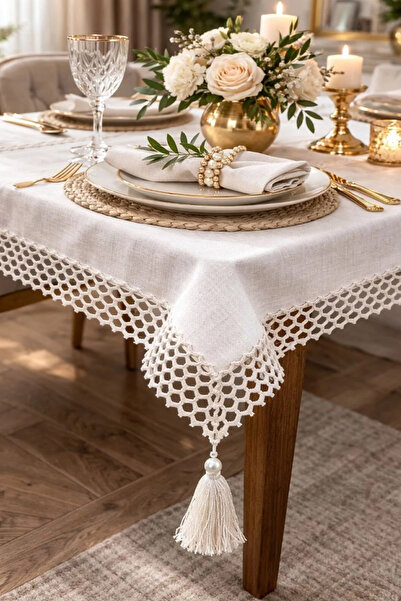 Bilgiçler Tekstil Κομψό τραπεζομάντιλο με δαντελένιο σχέδιο στις άκρες 160 x 220