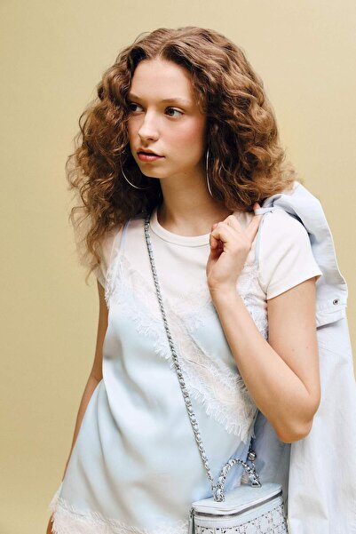 DeFacto Σατέν αμάνικη μπλούζα με V-λαιμόκοψη κανονικής εφαρμογής H2646AX26SP