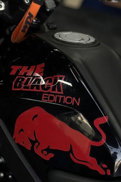 Banxtre Motosiklet ve Kask için Boğa Black Edition Sticker Etiket (Tek Taraf)