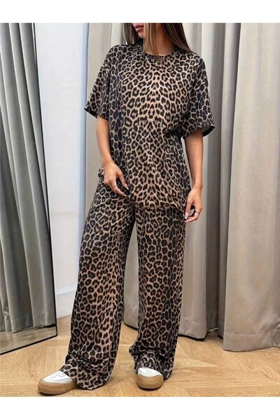 Wear Up Γυναικεία κοντομάνικη μπλούζα και παντελόνι με λεοπάρ σχέδιο με δύο κ...