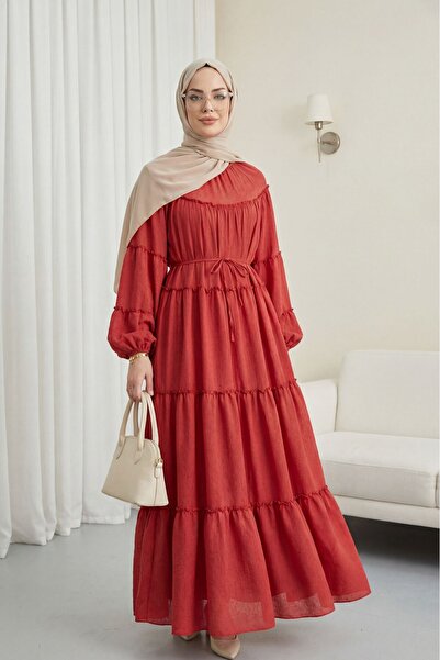 Modamorfo Φόρεμα με ελαστικό μανίκι, δέσιμο στη μέση, στρώσεις και λεπτομέρει...