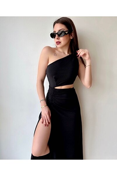 Butik Siyah Yırtmaçlı Elbise