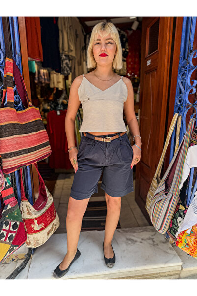 Miss Boheme شورت متوسط ​​الطول من الليكرا الجبردين باللون الأزرق الداكن مع حز...