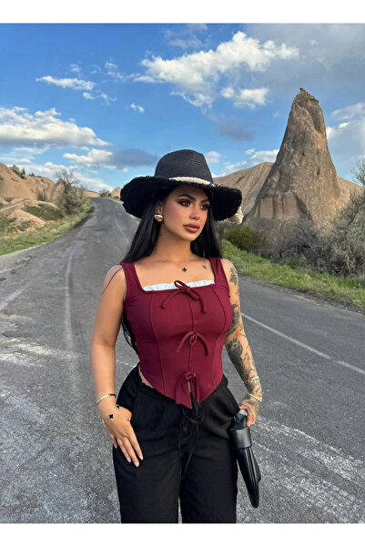 kırmızı butiks Βουργουνδί χρώματος κορδόνια στο στήθος με δέσιμο και διακοσμη...