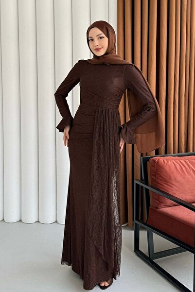 Modaensarbutik Elegance Dantel ve Volan Detaylı Tesettür Abiye-KAHVERENGİ