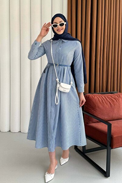 Modaensarbutik Gizli Düğme Detaylı Kemerli Çizgili Tesettür Elbise-MAVİ